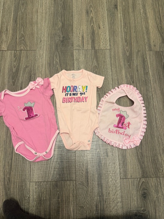 Carter's Other - Carters Baby girls Pink 1st Birthday Lot Size 12 Months Bib Sparkle